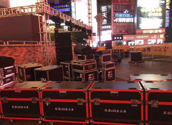 蔡司24一70镜头——，光学艺术的巅峰之作，重塑摄影新维度